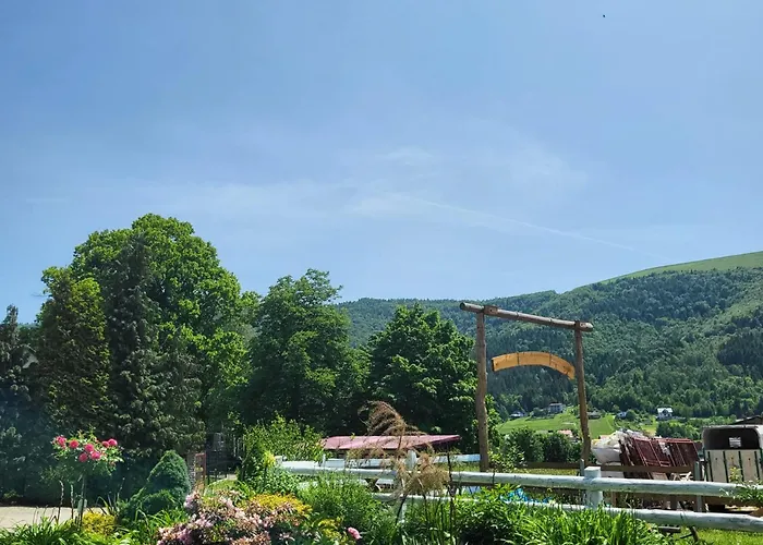 בית חווה W Domku Koniarza